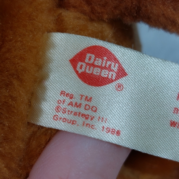 Dairy Queen Toys Vintage Dairy Queen Butterscotch Beaver Plush 986